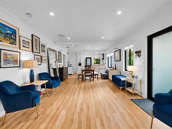 4th image of 375 SW 32nd Rd