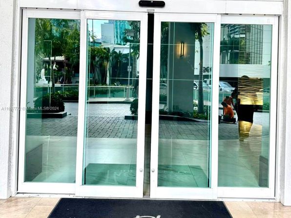 951 Brickell Ave APT 1405