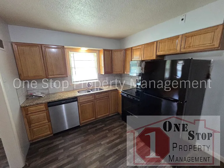 509 SE Browning Ave — Photo 7