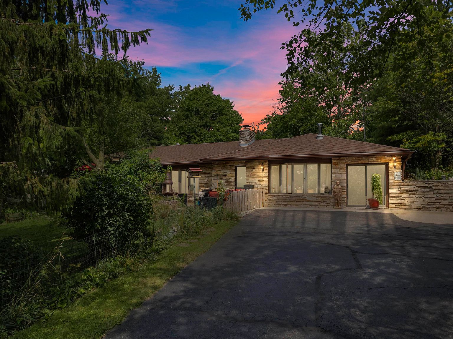 6768 E Rockton Rd, Roscoe, IL 61073 MLS 202304620 Zillow