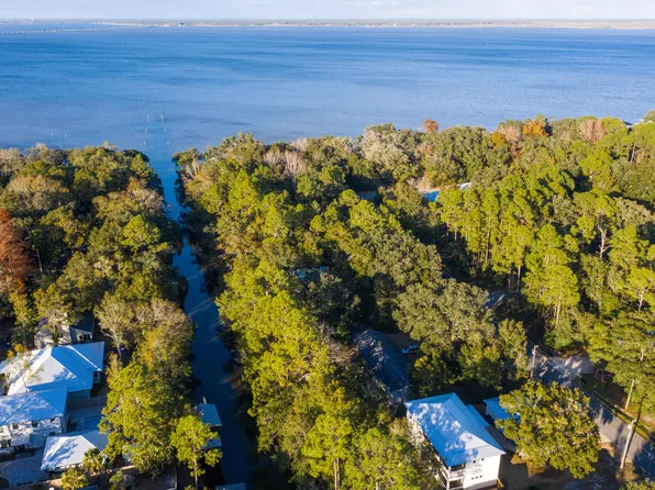 385 Morrison Ave, Santa Rosa Beach, FL 32459