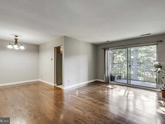 3rd image of 19439 Brassie Pl APT 303
