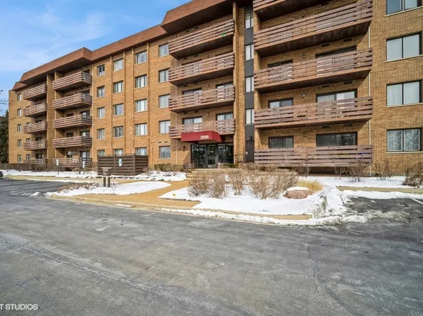 2000 Chestnut Ave Unit 403, Glenview, IL 60025