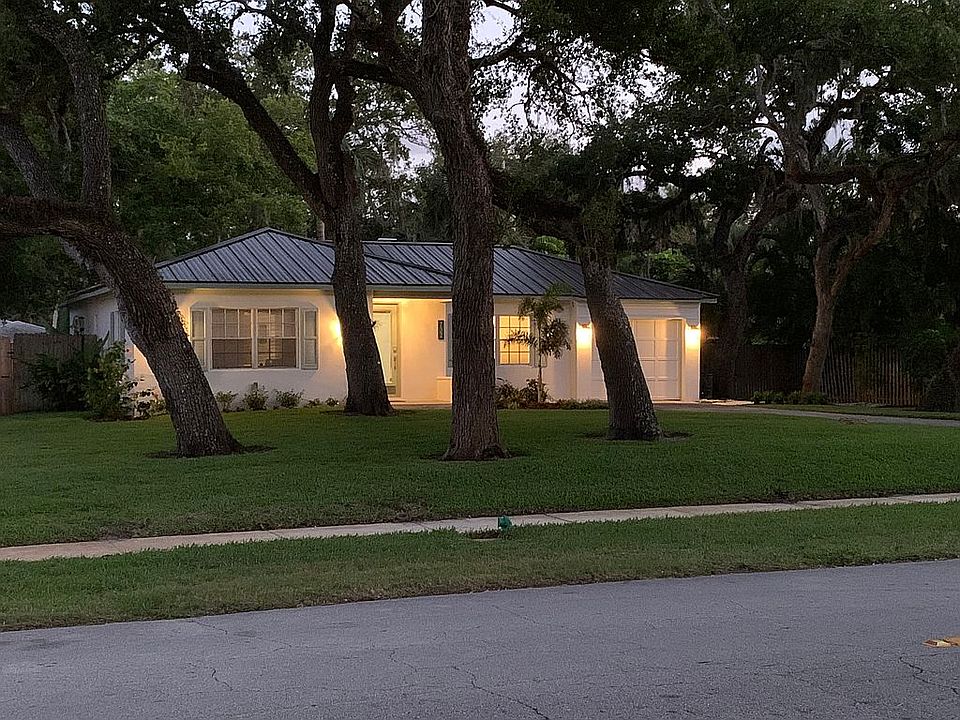 2nd image of 732 Banyan Rd