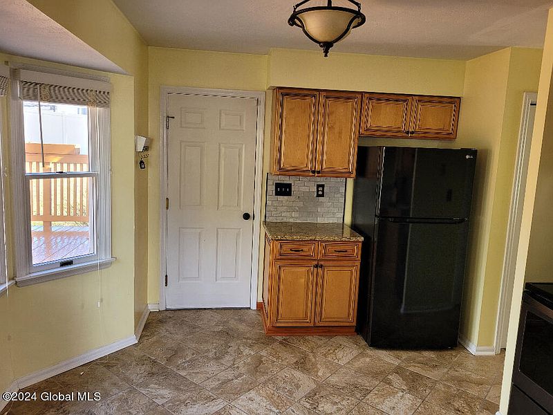 4th image of 352 Lexington Street