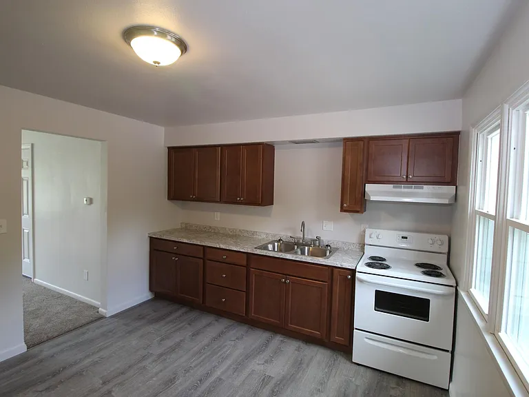 11125 Youngstown Pittsburgh Rd #4 — Photo 6