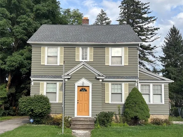 239 Ferndale Dr, Syracuse, NY 13205