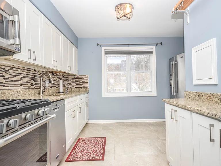 752 College Pkwy #7 — Photo 10