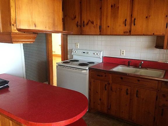 4th image of 2702 Parkview Dr #A