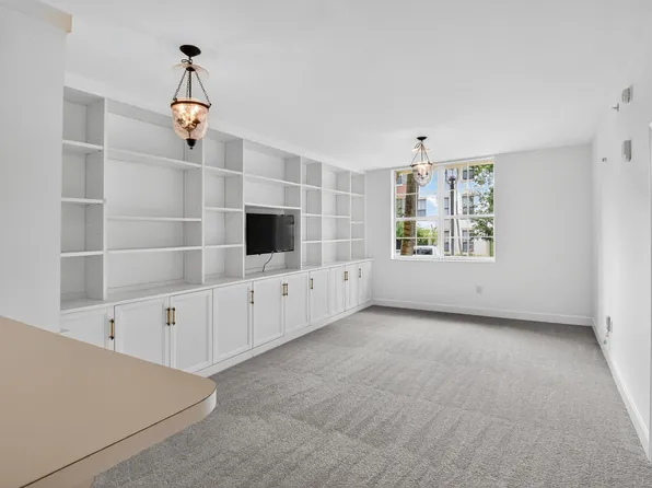630 S Sapodilla Avenue #121, West Palm Beach, FL 33401
