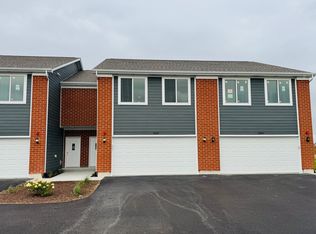 1245 Gillespie Ln, Yorkville, IL 60560