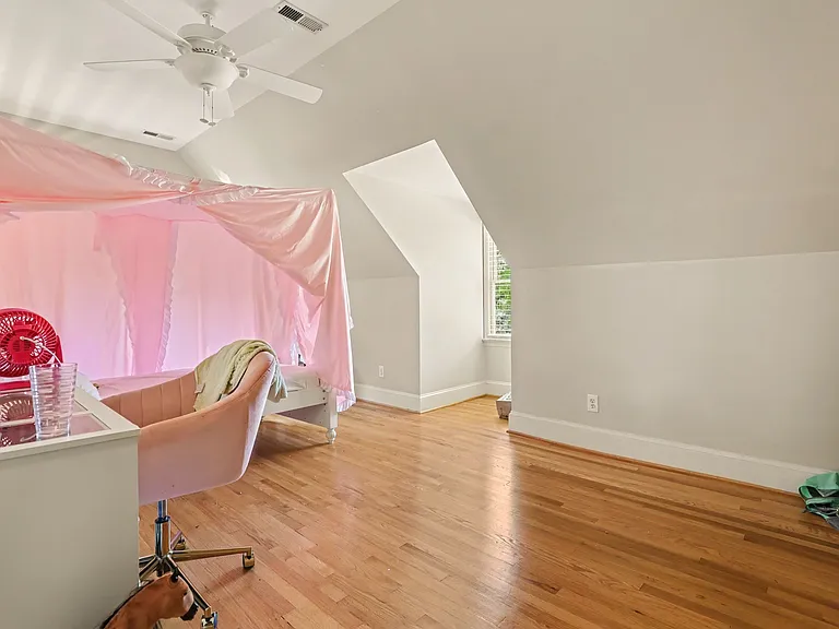 1528 Iredell Dr — Photo 12