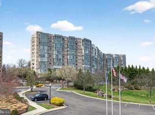 Riverview At Lansdowne Woods, Lansdowne, VA 20176