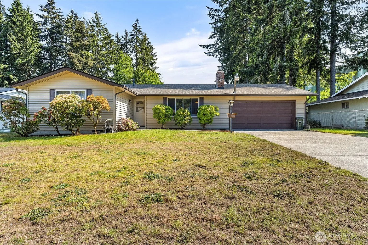 2708 Cambridge Drive photo 1