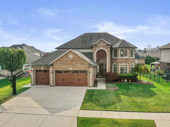 16258 Bishopsgate Dr, Macomb, MI 48044