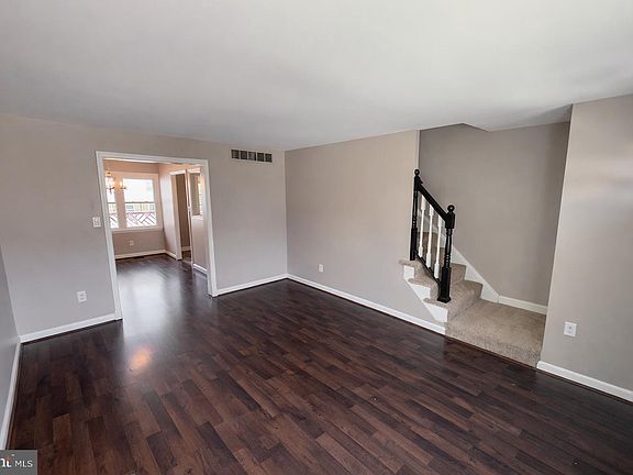 4th image of 24 Lerner Ct #32H