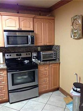 4th image of 575 W 69th St APT 112