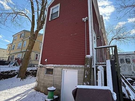 4th image of 12 Forest St