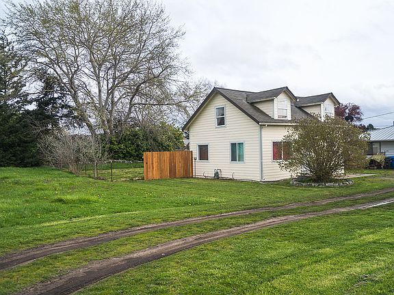2nd image of 540 SE Midway Blvd
