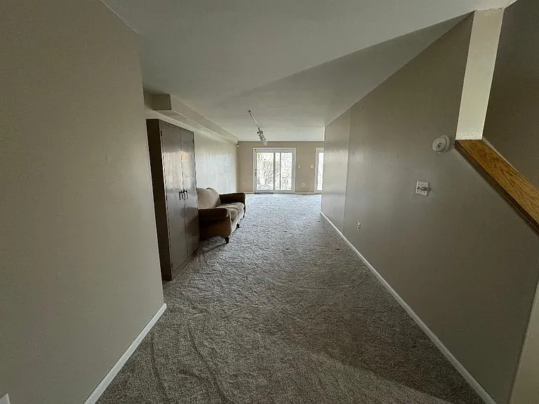 18 E Countryside Dr — Photo 25