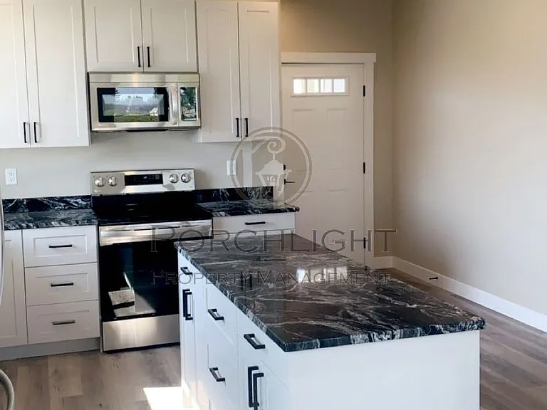 2226 Berryman Loop — Photo 2