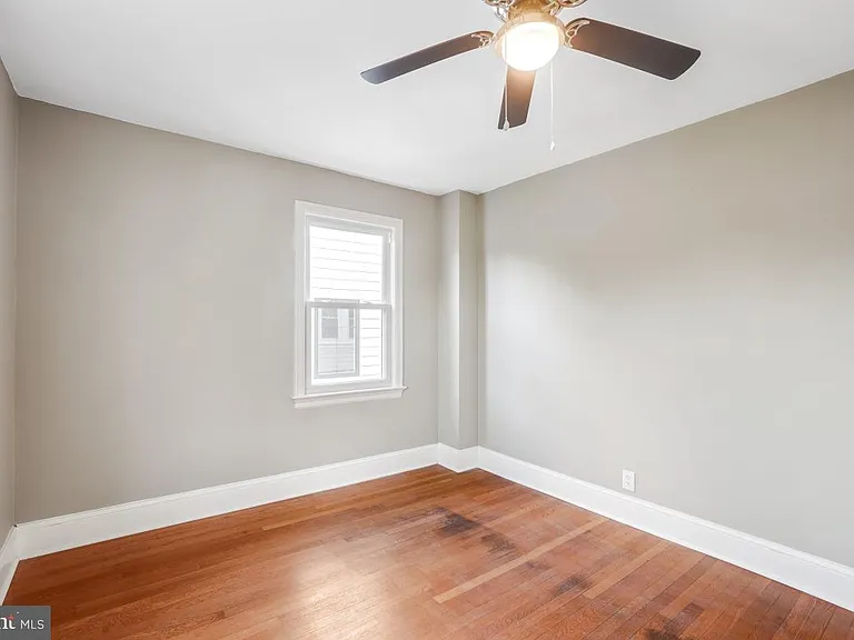 2615 Otis St NE — Photo 27