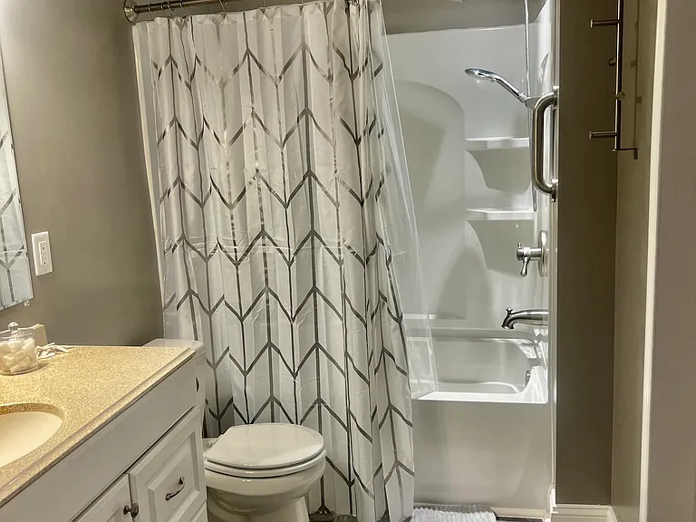 707 Saint Catherine Ct #B — Photo 10