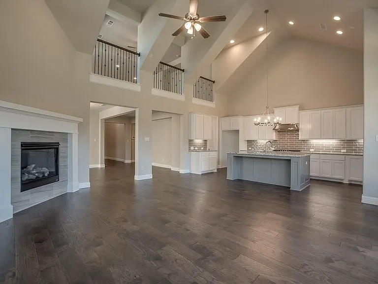736 Carlisle Dr — Photo 17