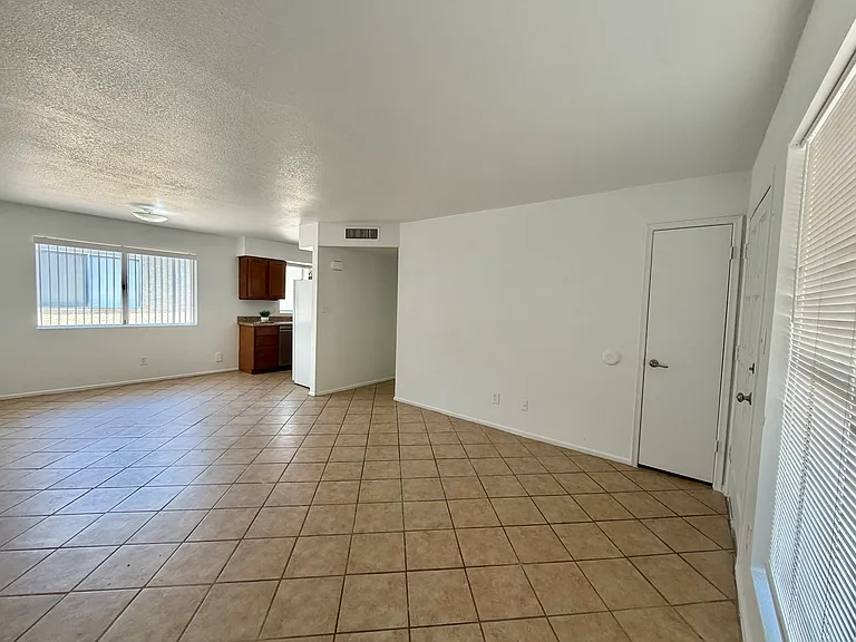 765 N Arrowhead Dr #2 — Photo 13