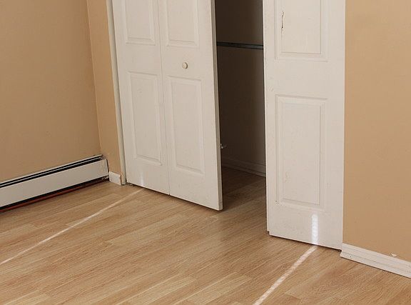 5th image of 10137 Hartford Ct