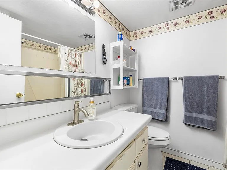 2525 W Bay Dr #C21 — Photo 23