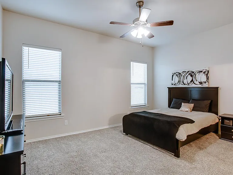 9905 Virginia Ave — Photo 12