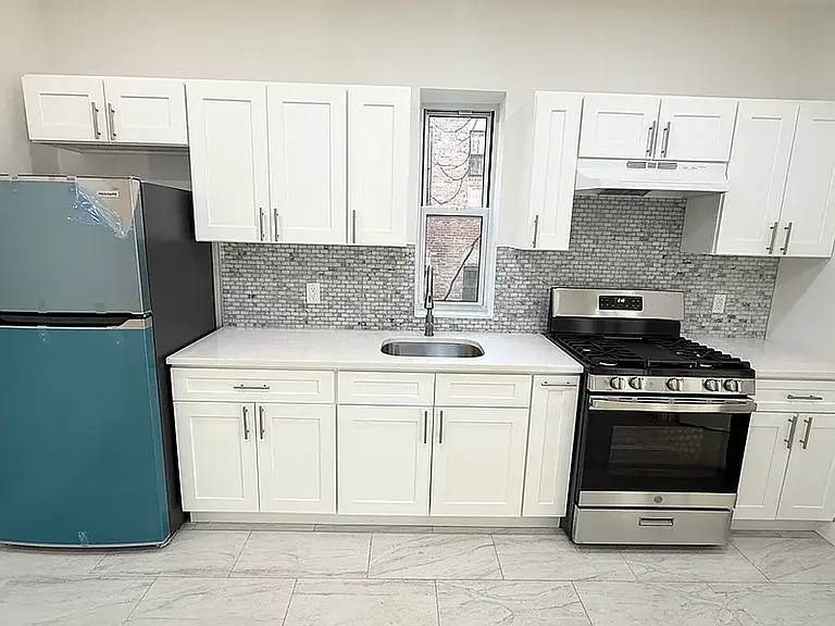 32 Patchen Ave #5 — Photo 3