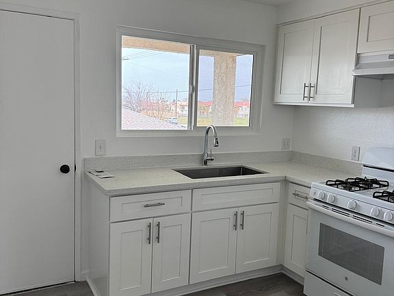 3rd image of 502 E Lugonia Ave #C
