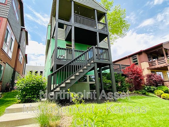 2nd image of 2408 Forest Ave