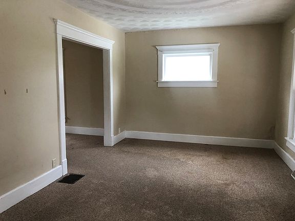 4th image of 113 Downs Ct