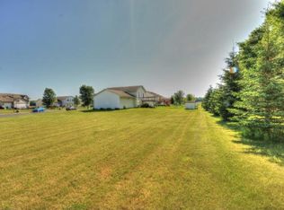 140 6th St, Green Isle, MN 55338