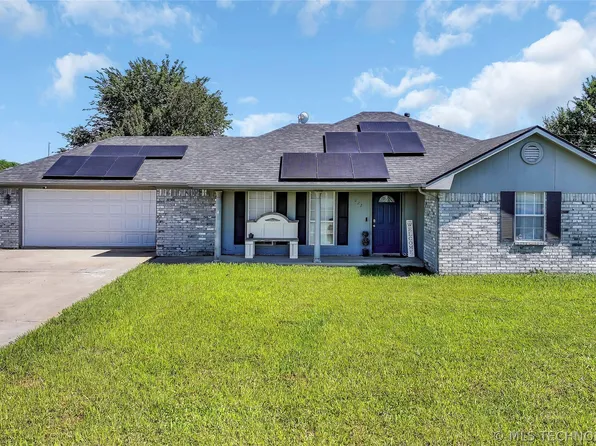 222 Ridgecrest Dr, Calera, OK 74730