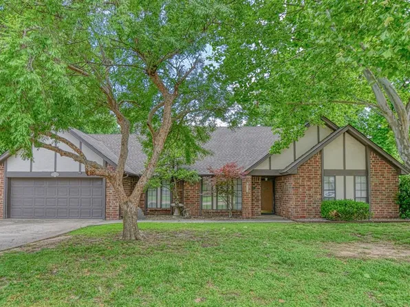 3720 Brookhollow Rd, Norman, OK 73072