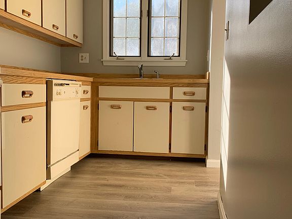 5th image of 413 Fox Hollow Dr #413