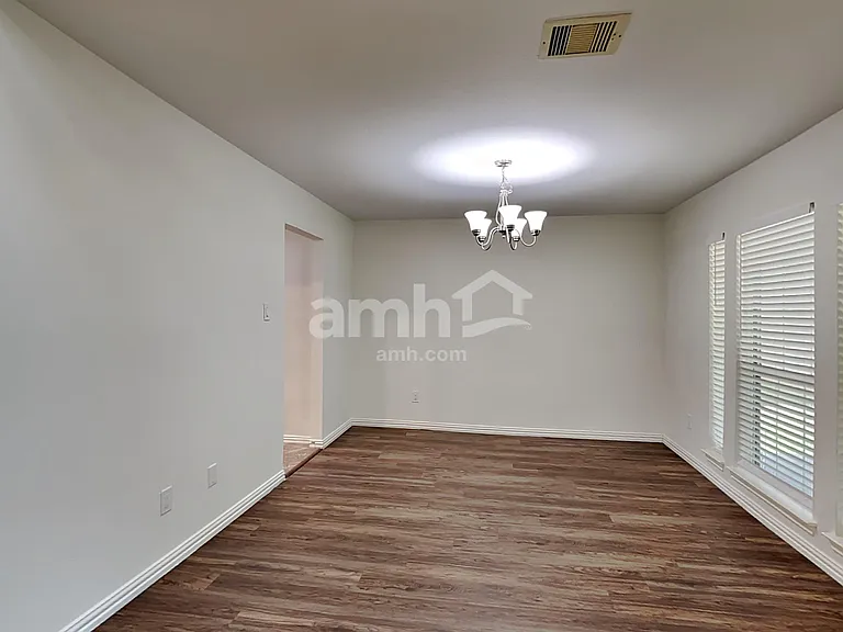 26949 Carriage Manor Ln — Photo 6