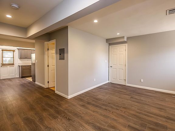 2nd image of 1112 Ocean Park Blvd APT C