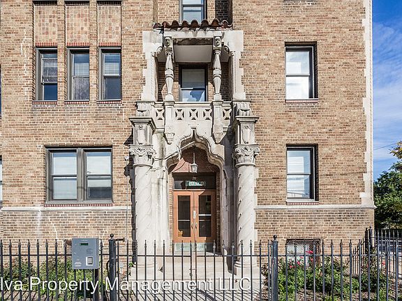 5th image of 1000 Van Dyke St APT 400