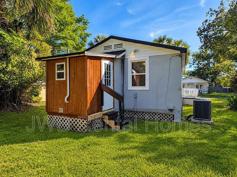 1610 Minerva Ave — Photo 8