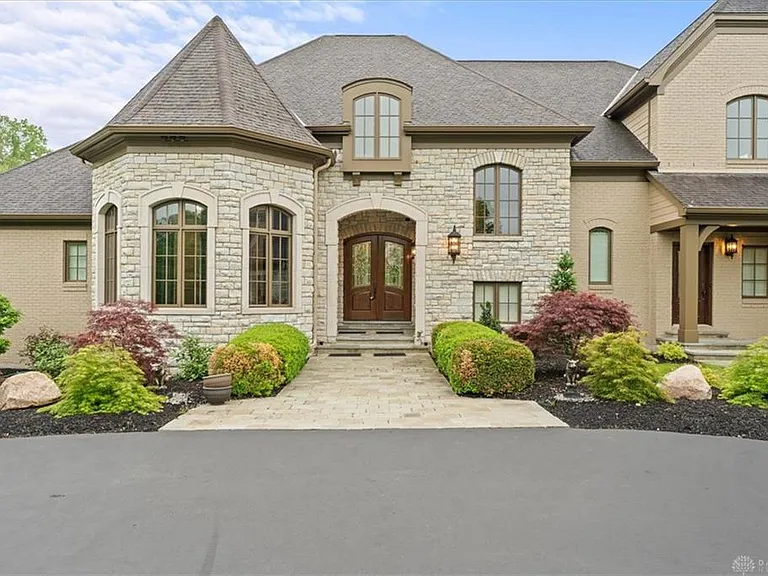 9020 Whisperinghill Dr — Photo 2