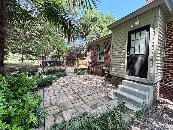 2nd image of 2944 Hope Ave