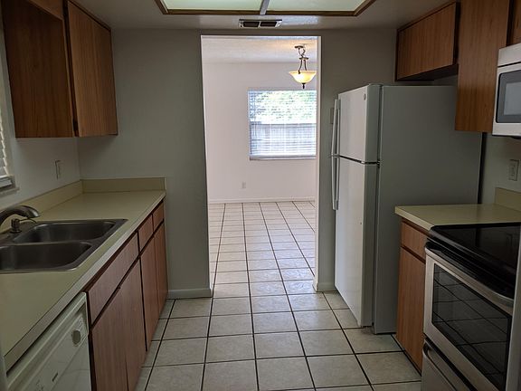 4th image of 2791 62nd Ter N APT A