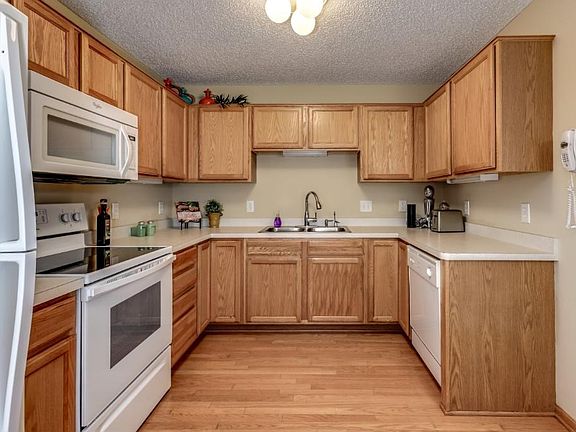 Kitchen with Oak cabinets
