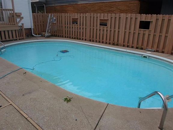 5th image of 1621 Warwick Ave