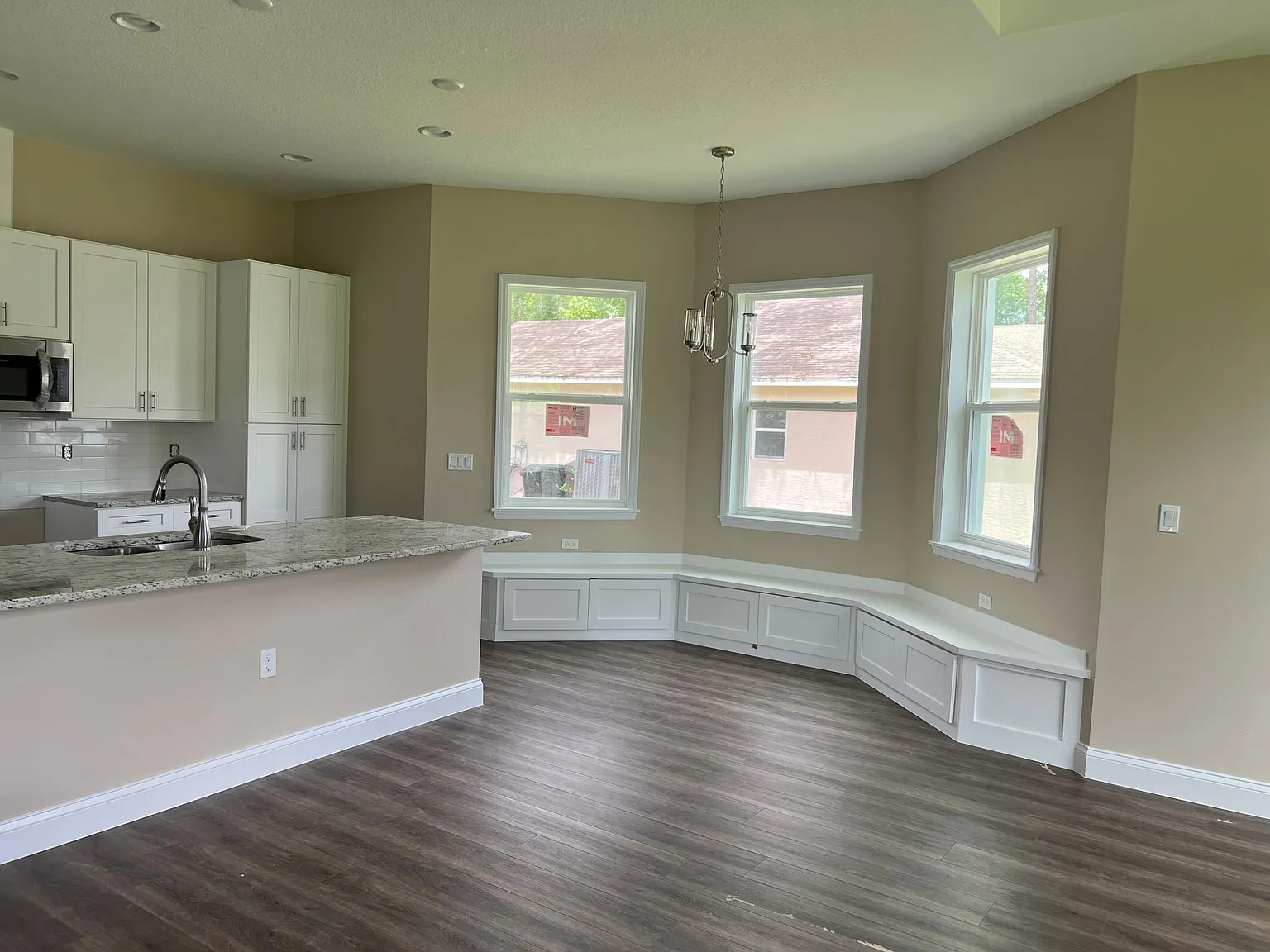 3 bed, 2.5 bath, 1719 sqft, $2,300 — Photo 3